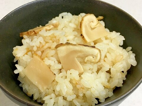 カナダ産でお手軽！松茸ごはん